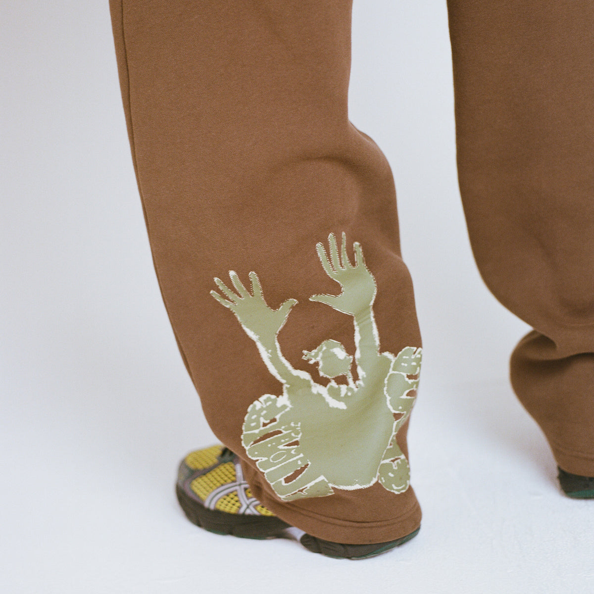 Stencil Sweatpants - Brown/Green