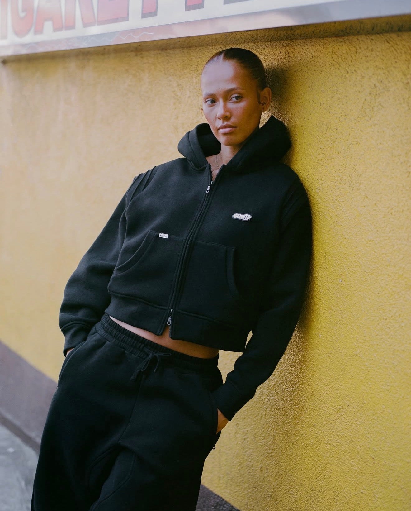 WMNS Pintuck Essential Hoodie - Black