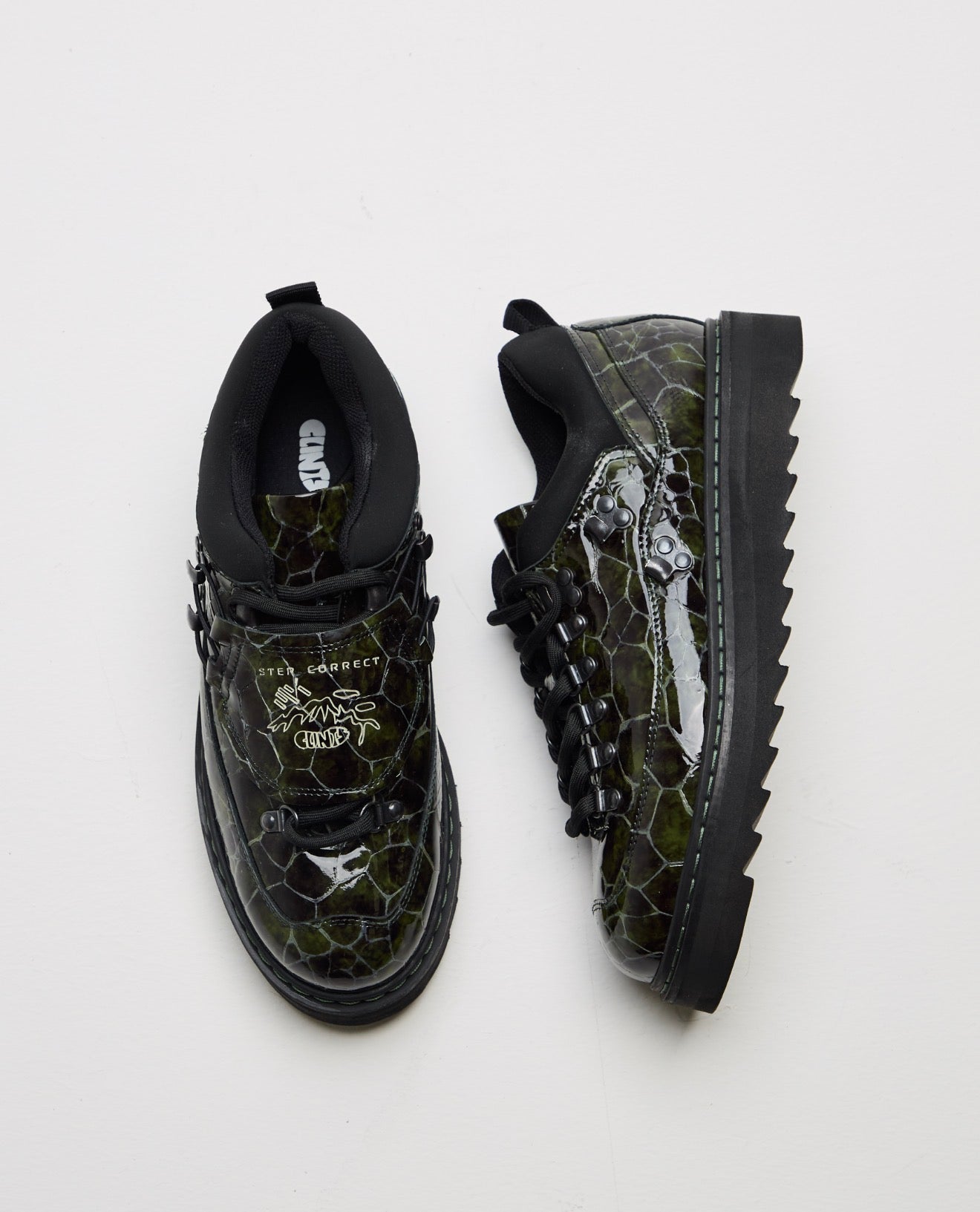 Clints Hikes - Croc Green