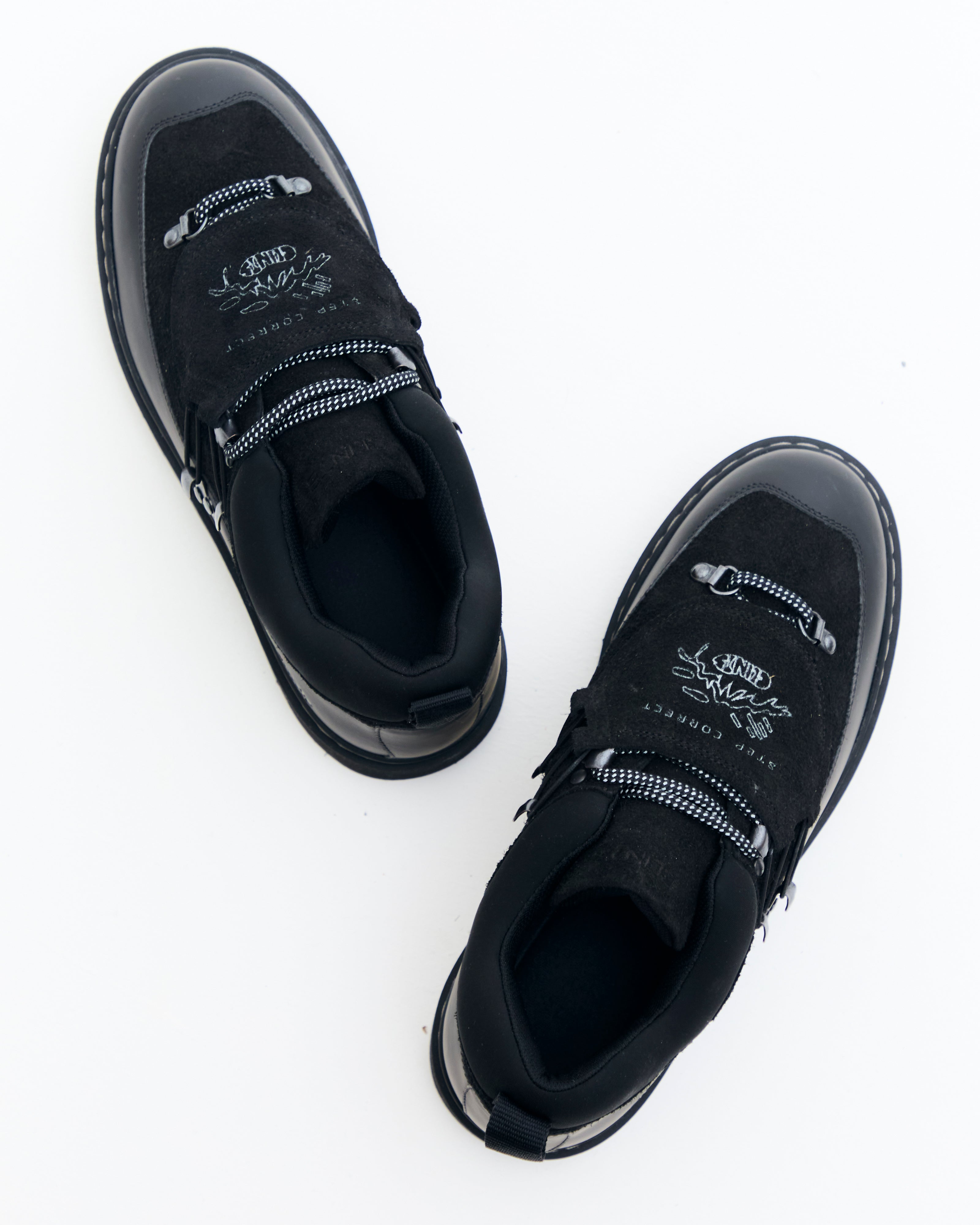 Clints Hikes - All Black