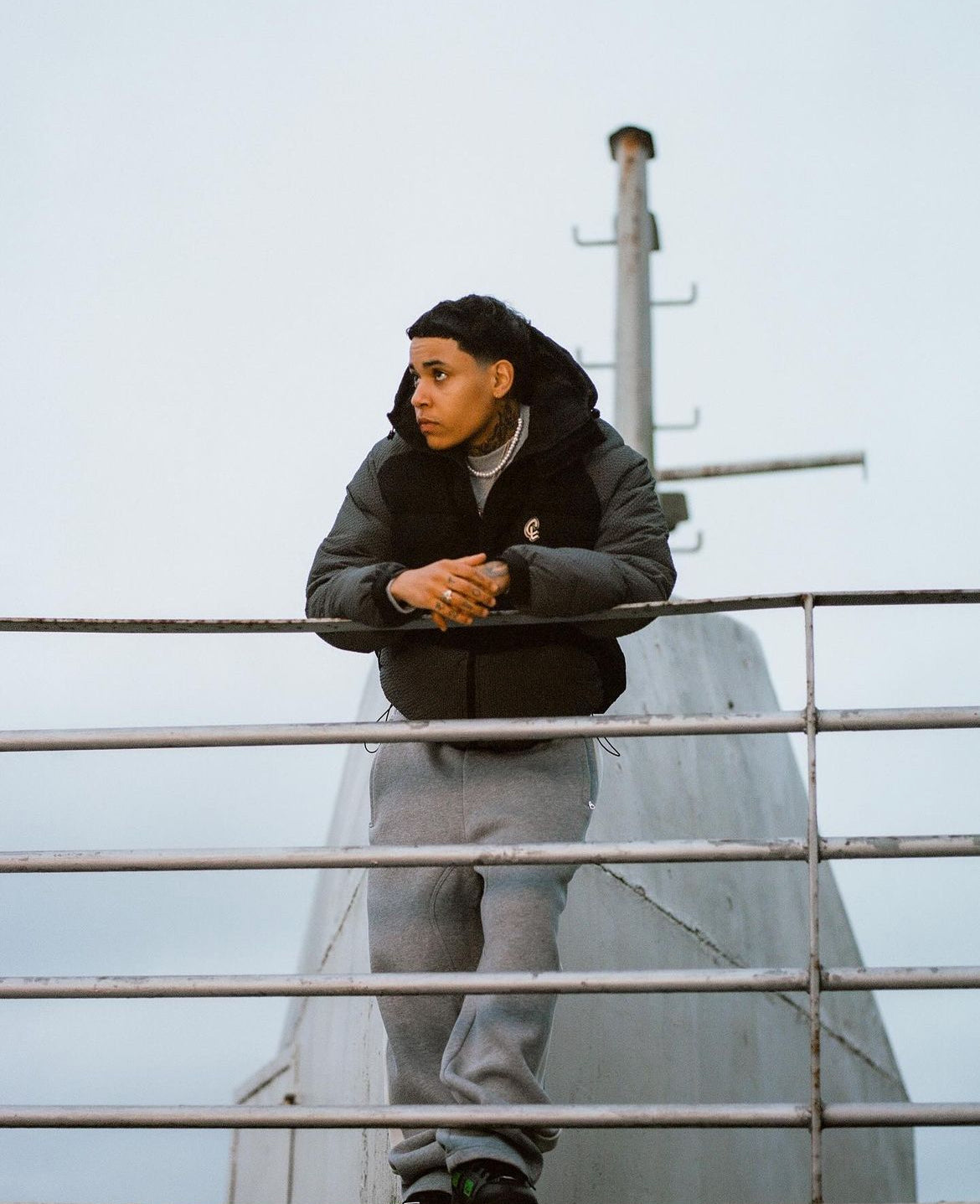 ⁠Rippled Puffer - Black