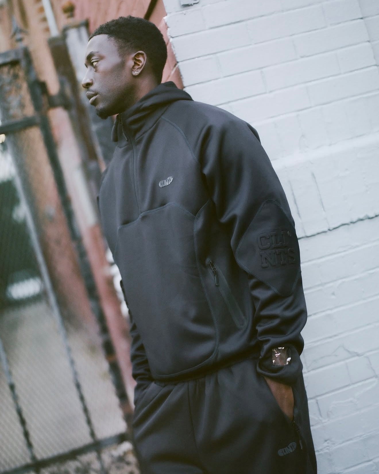 Tek-Line Pullover - Black