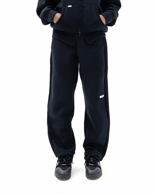 Pintuck Essential Sweatpants - Black